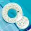 Giường nổi và vòng bơi bằng PVC thoải mái, phù hợp cho hồ bơi ngoài trời trong mùa hè
