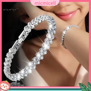 Vòng tay nữ mạ vàng đính đá Cubic Zirconia, khóa tôm hùm, dễ điều chỉnh và không gây kích ứng.