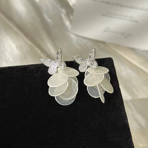 Phong Cách Bông Tai Giả Bướm Mùa Hè - Thanh Lịch & Thời Trang