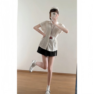 Set áo sơ mi đũi phối dây buộc hai bên eo kèm quần short cạp chun, Set đồ bộ