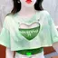 Áo thun nữ ngắn tay với dây xích hình trái tim và họa tiết tie-dye, thiết kế hai mảnh trendy