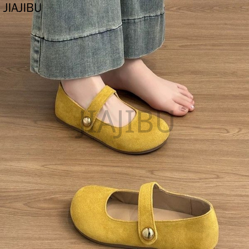 Size 35-43 Giày Bệt Mũi Tròn Màu Vàng Kiểu Công Chúa Pháp Cổ Điển Giày Nữ Cỡ Lớn Chất Lượng Cao 42 Giày Đế Thấp Màu Be Chống Trơn Trượt Kiểu Anh 41 Korean Fashion Casual Platform Mary Jane Shoes Giày Da Lộn Màu Hồng Kiểu Lolita Nhật Bản