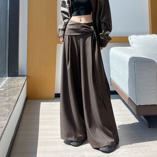 Mẫu quần ống rộng màu cà phê thiết kế thu đông, cảm giác buộc dây cao cấp, dáng ôm phù hợp mặc thường ngày