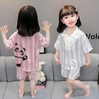 Bộ đồ ngủ cho bé – Áo tay ngắn + quần short lụa lạnh, họa tiết gấu dễ thương mặc ở nhà