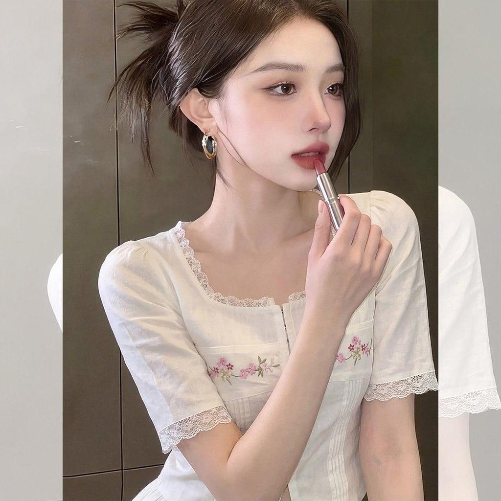 [Giảm giá trong thời gian có hạn] Áo thun ngắn tay thêu ren kiểu Pháp dành cho nữ mùa hè thon gọn hơn trông giảm tuổi Thiết kế thời trang Feel Be