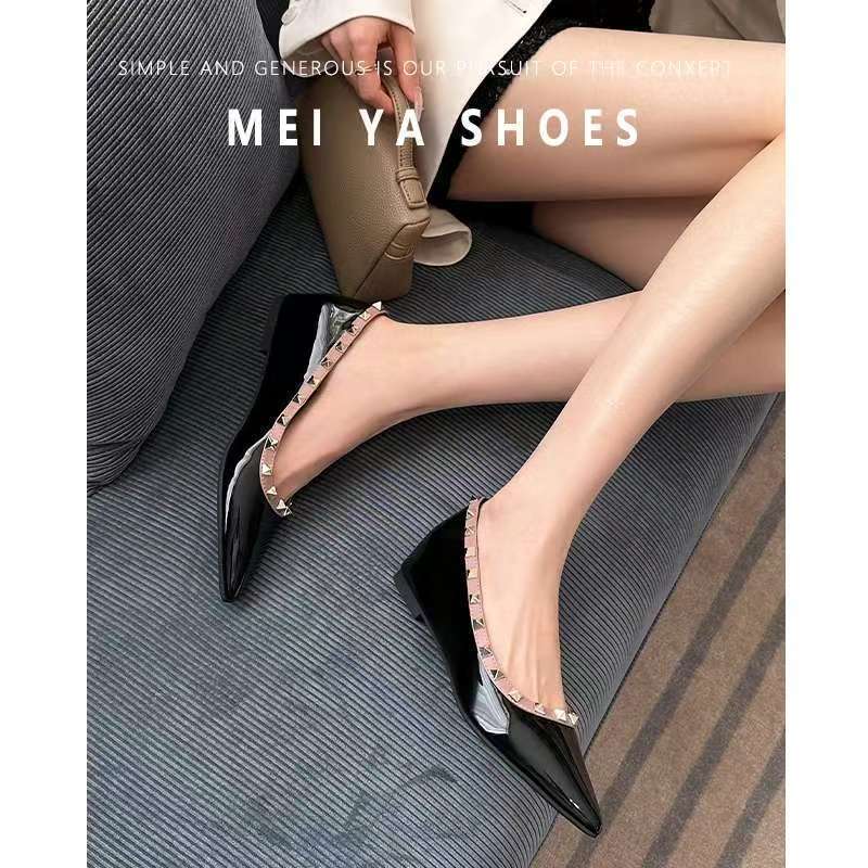 【✨Spot】Giày bệt nữ Màu nude Thanh lịch Phong cách Pháp Mũi nhọn Đế êm Đế nâng cao 3.5cm Giày nữ