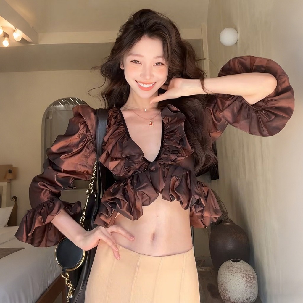 Áo thun cổ chữ V tay dài layer nữ, phong cách vintage và thanh lịch