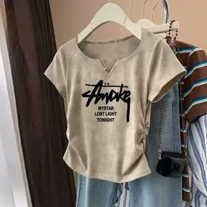 Áo thun nữ cổ chữ V, thiết kế slim-fit phong cách mới