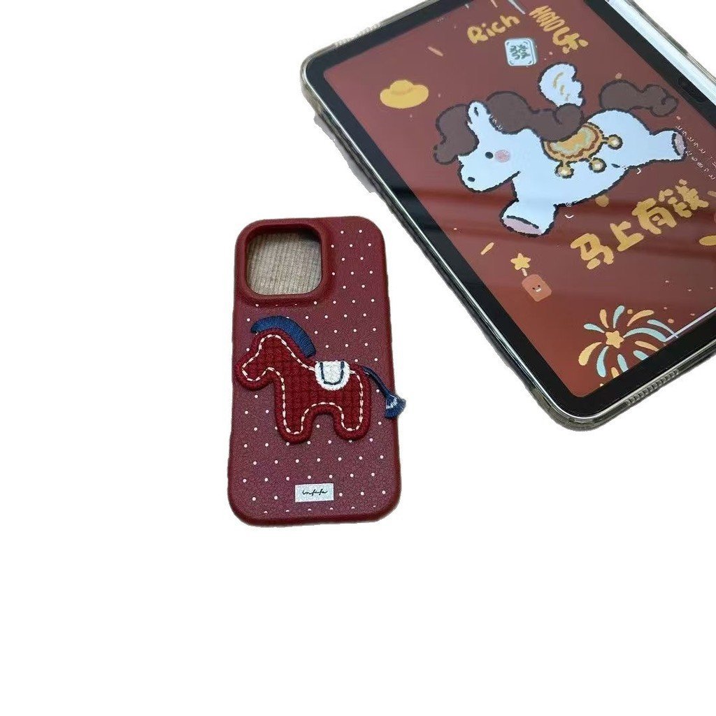 Đơn Giản Chấm Bi Ba Chiều Trắng Ngựa Đỏ Thích Hợp Cho 17PROMAX Vỏ Điện Thoại Phong Cách Mới iPhone15PRO / 16 Mềm