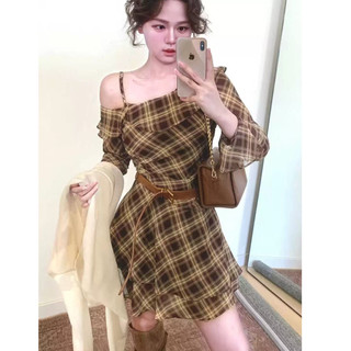 Váy Nữ trẻ trung thanh lịch lệch vai kẻ caro kiểu pháp, tặng kèm thắt lưng cho mùa hè