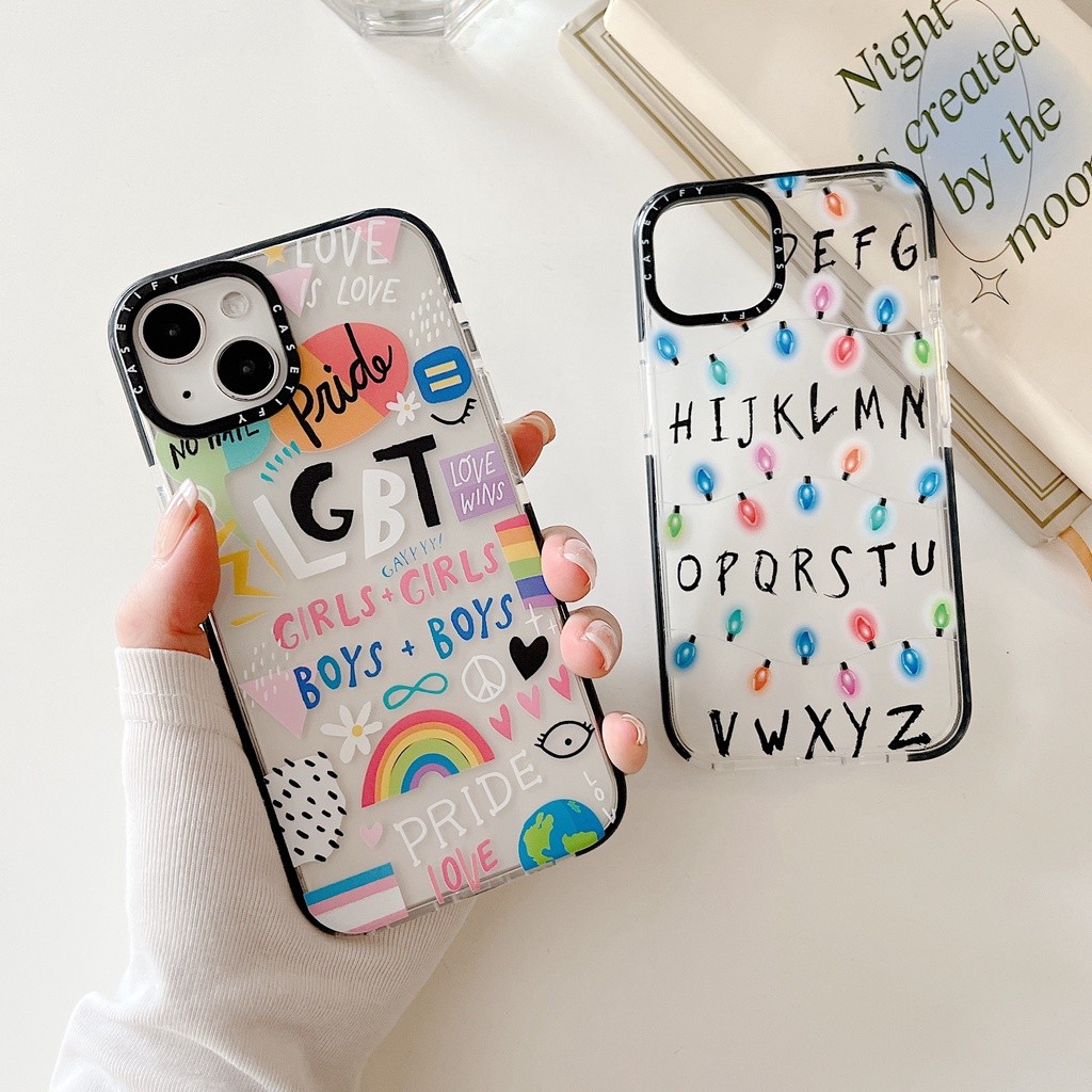 CASET Cờ cầu vồng LGBT Pride Peace Love Wins Bảng chữ cái Vỏ mềm đầy màu sắc Tương thích cho IPhone 17 Pro Max Air Plus 16 / 15 / 14 / 13 / 12 / 11 / XR / X / XS / SE / 8 / 7 / 6