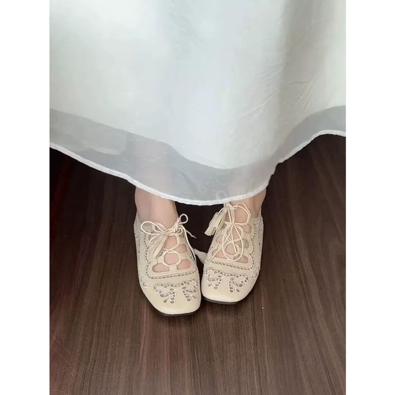 ✨Spot】Phong Cách Pháp Mũi Vuông Mary Jane Giày Nữ/Thời Trang Khắc Rỗng Bên Trong Tăng Chiều Cao Giày