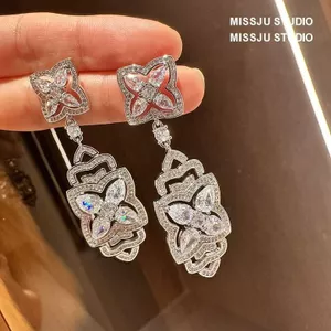 Bông tai retro phong cách cổ điển với kim cương micro-ind, vẻ đẹp cao cấp