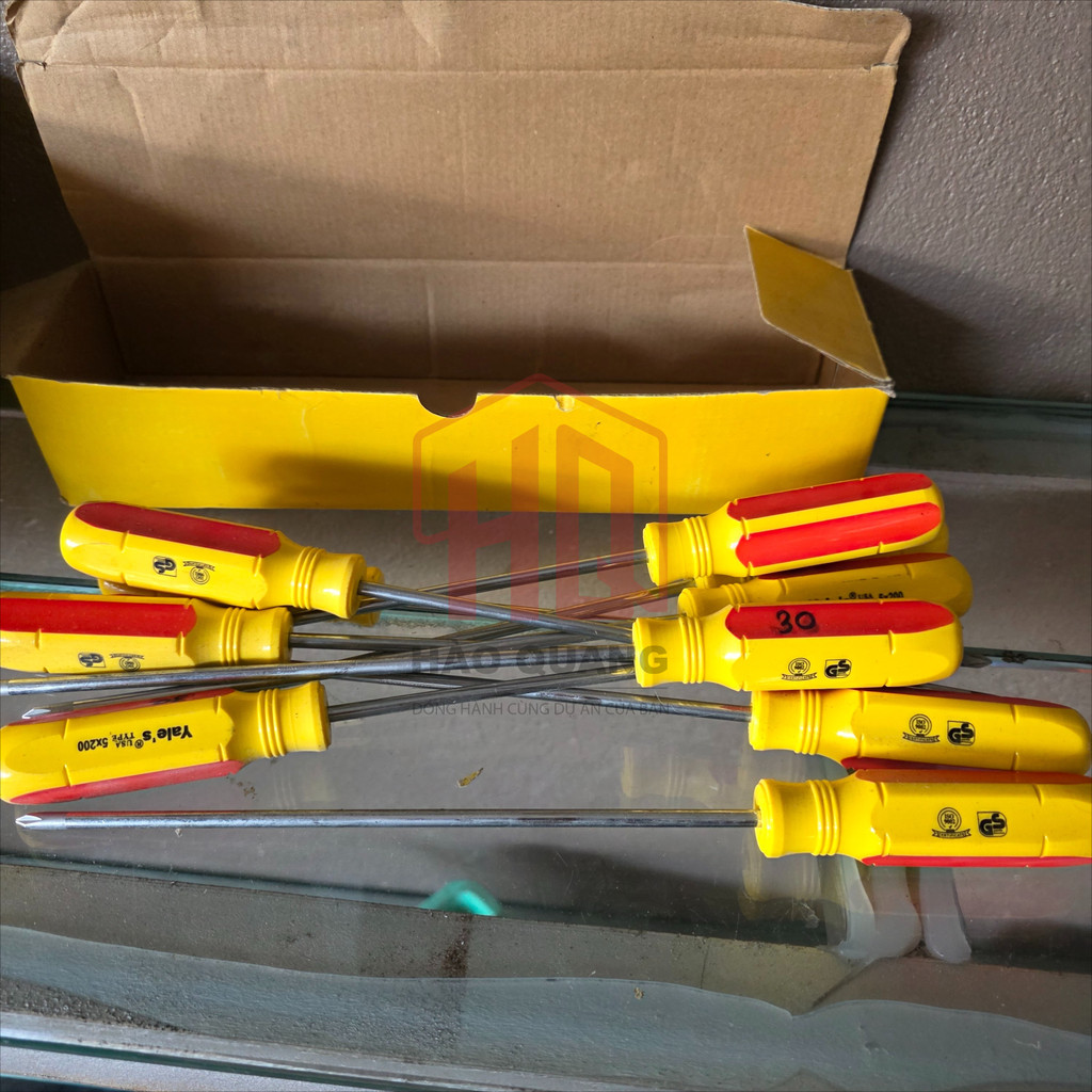 Combo 3 Tua Vít 4 Cạnh Yale Cao Cấp – Tô Vít Sửa Chữa Đa Năng, Thép Cứng Chống Gỉ, Cán Chống Trượt