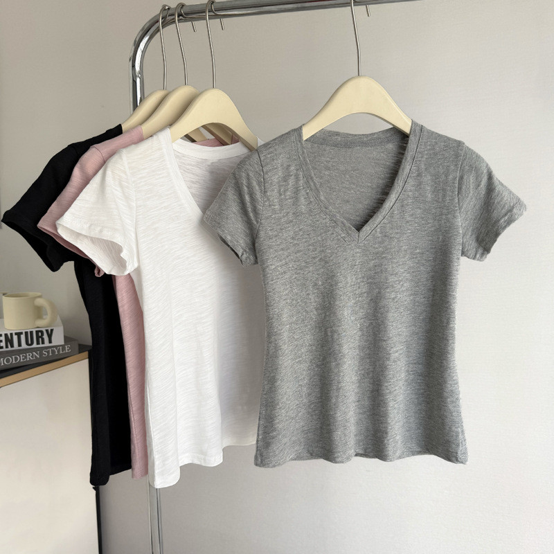 Áo thun nữ slub cotton ngắn tay, slim-fit theo style Hàn Quốc với cổ chữ V và vai nửa, phù hợp cho mùa hè