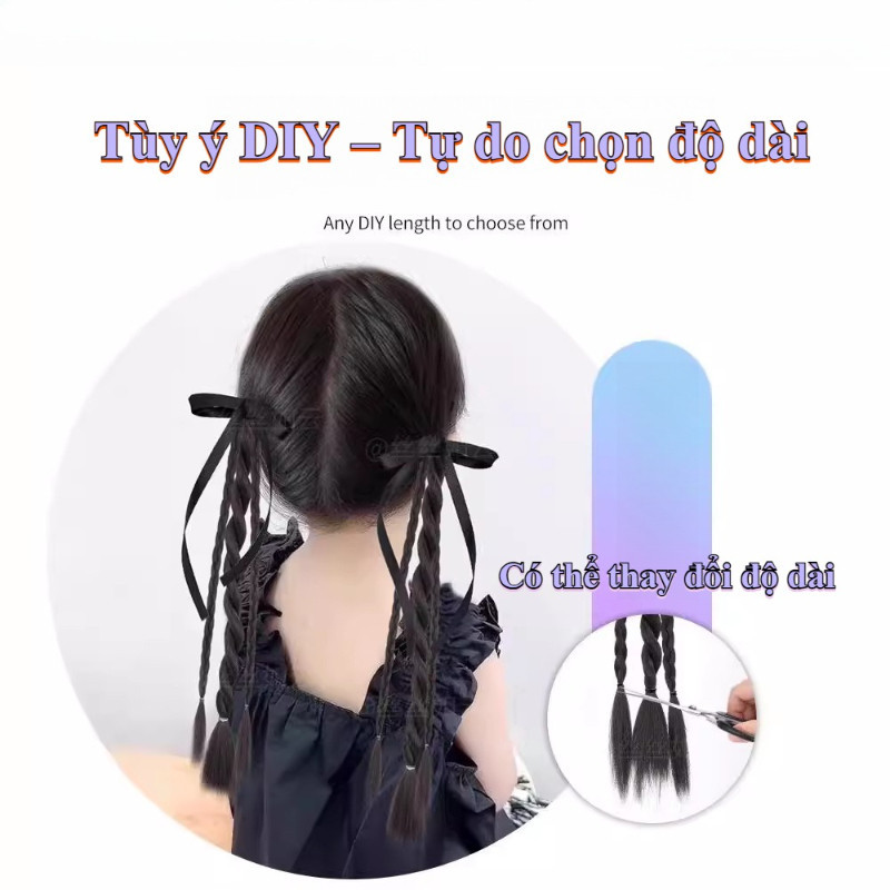 Bộ tóc giả cho bé gái, tết bím hai bên, có nơ, có chun nhỏ, dài 36–40 cm. Bím tóc tết, bím nhỏ