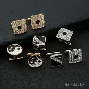 Cufflinks vuông kim cương phù hợp với áo sơ mi