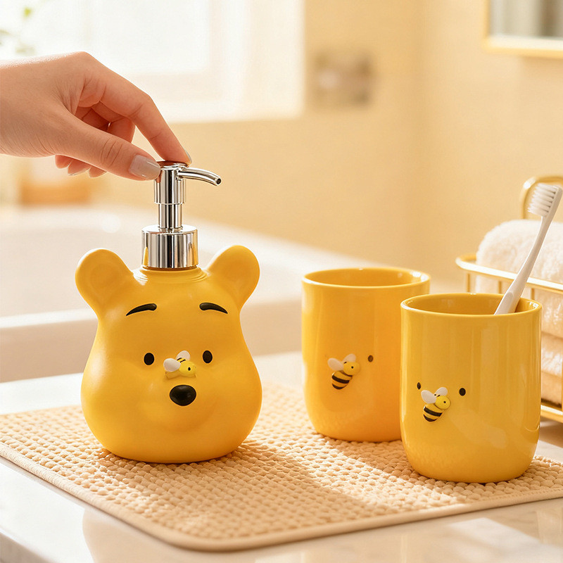 Hộp đựng xà phòng hình Winnie The Pooh dễ thương, Chai có thể đổ lại đa chức năng để rửa tay và dầu gội phòng tắm