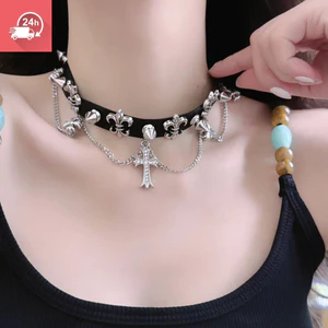 Mặt dây chuyền da đen với họa tiết kim cương và tua rua, phong cách retro dành cho nữ