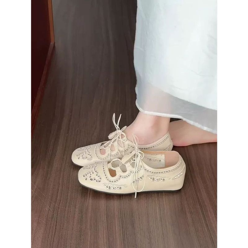 ✨Spot】Phong Cách Pháp Mũi Vuông Mary Jane Giày Nữ/Thời Trang Khắc Rỗng Bên Trong Tăng Chiều Cao Giày