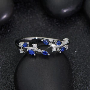 Nhẫn zircon màu tươi, thiết kế nhỏ nhắn Mori lá, có thể điều chỉnh