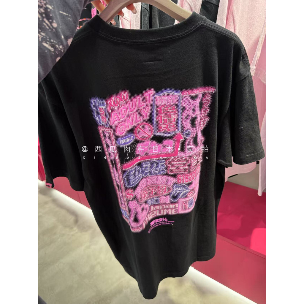 Áo thun unisex cổ tròn tay ngắn màu hồng, họa tiết neon phong cách châu âu-châu mỹ, size lớn