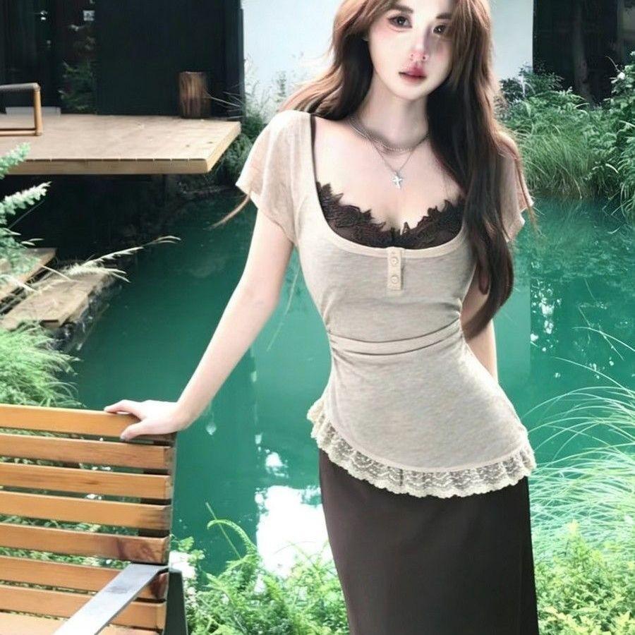[Hàng mới về] Phong cách thuần khiết của Pháp Màu cà phê Áo ngắn tay không đều dành cho nữ Xuân hè Xếp ly Ren trang trí Bộ hai mảnh