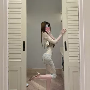 Sứ Men Hoa Mùa Hè Phong Cách Mới Ống Top Hoa Mông Slim-fit Body Dress Chống Nắng Cardigan Hai @ -