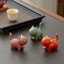 CATMALLER88 Tượng Mèo, Đồ Trang Trí Để Bàn Mèo Con Mini Sống Động, Gốm Sứ Sáng Tạo Màu Trơn Dễ Thương Trà Mèo May Mắn Thú Cưng