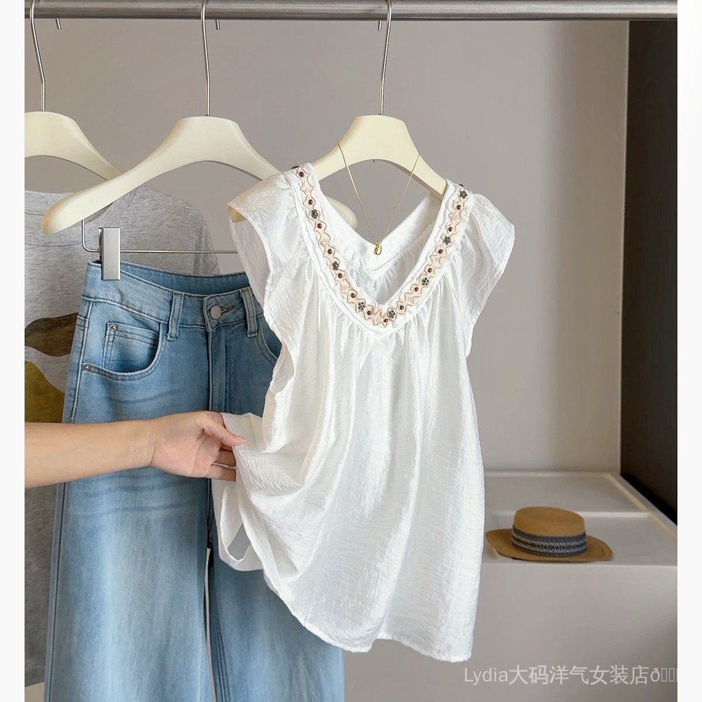 [Ưu đãi đặc biệt trong thời gian có hạn] Spike Size lớn Phong cách phương Tây Cổ chữ V màu trắng chất lượng cao dành cho nữ Áo sơ mi nhỏ tay bay nhỏ nữ mùa hè Phong cách nhẹ nhàng Áo sơ mi nhỏ dáng rộng dáng ôm hơn Tính khí Beau