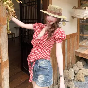 Áo sơ mi kẻ sọc đỏ dành cho nữ Thiết kế phù hợp mùa hè Feel Hot Girl Gợi cảm Phong cách Hàn Quốc Pure Desire Thiết kế xù hàng đầu