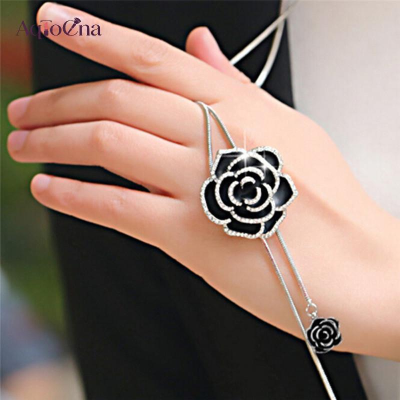 Dây chuyền hoa hồng dài với đá pha lê - Món quà trang sức sang trọng từ AqToCna