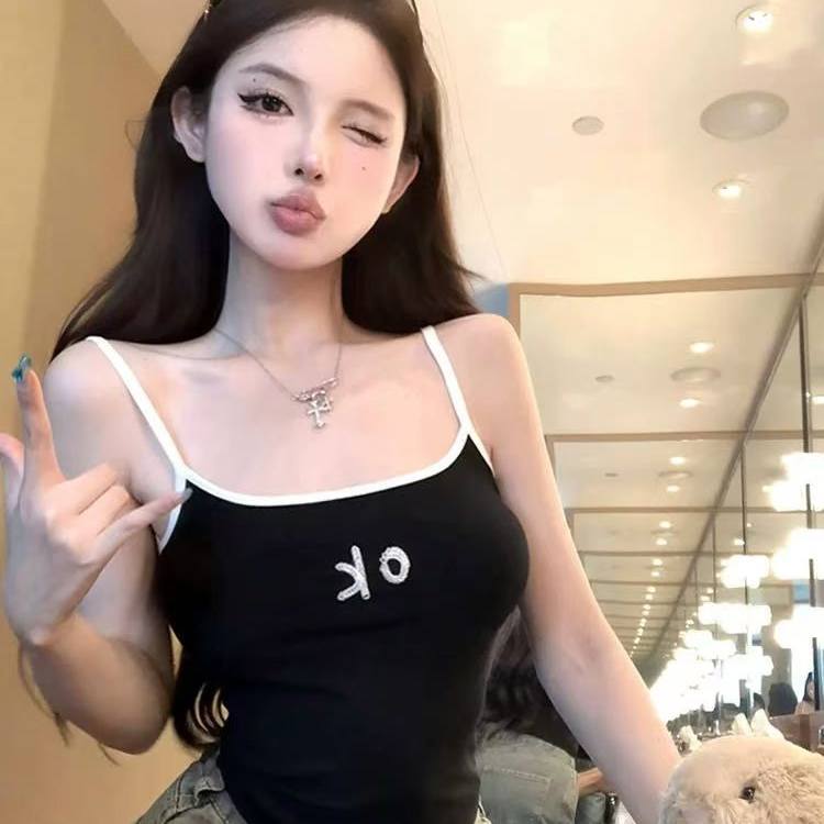 Mùa hè Phong cách mới In chữ gợi cảm Khâu màu sắc tương phản với miếng đệm ngực