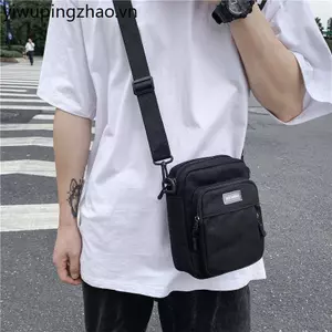 Phong cách Hồng Kông Canvas ins Street Retro Nhật Bản Satchel nhỏ
