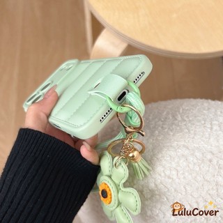 Ốp lưng mặt dây chuyền hoa tươi mùa xuân có dây đeo tay có thể điều chỉnh cho iPhone 17 Air 16E 16 15 14 13 12 11 Pro Max 6 6S Plus SE 2020 2022 Vỏ màu kẹo Vỏ mềm dễ thương
