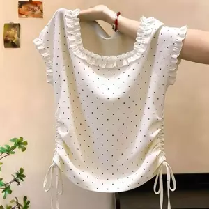 Áo thun ngắn tay màu trắng chấm bi phong cách ngọt ngào, trendy như hot girl