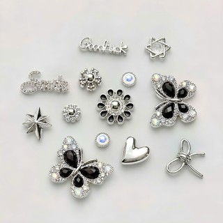 Set Charm Dép Crocs Bướm Đá Đen Cao Cấp Luxury Mix Goodluck Hoa Sao Trái Tim Phong Cách Sang Trọng Cool Ngầu 2026