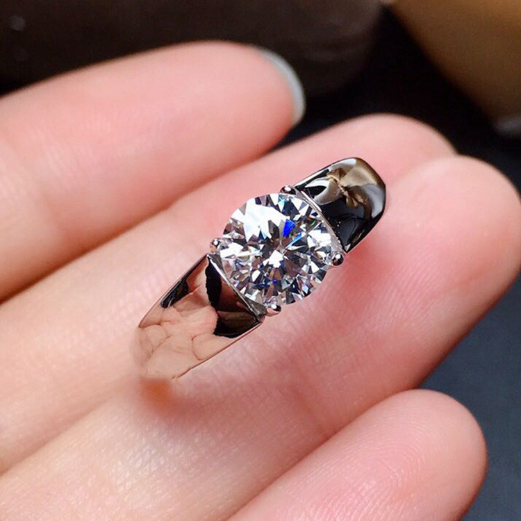 Live Supply Pt950 Mạ Bạch Kim Mô Phỏng Nhẫn Kim Cương 2 Carat Moissanite Nhẫn Kim Cương Nam Nhẫn Cưới