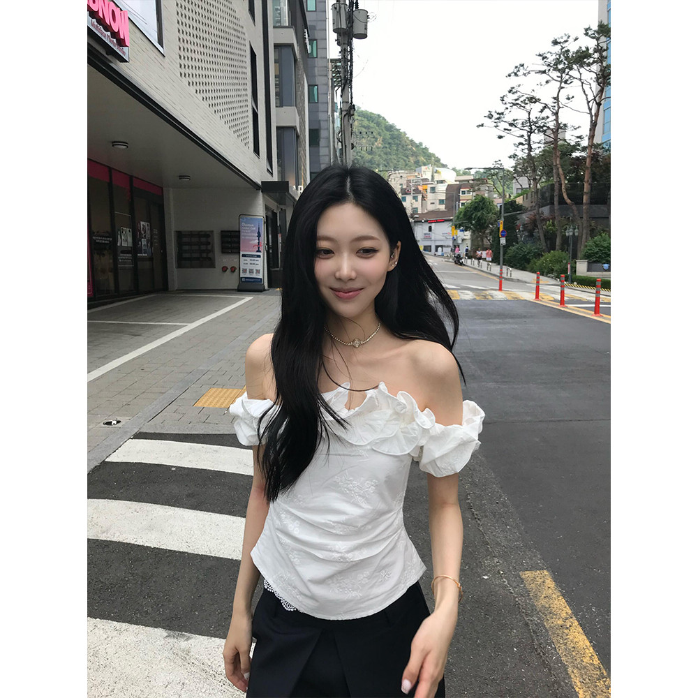 SUXI Áo sơ mi lệch vai màu trơn giản dị và nhẹ nhàng dành cho nữ mùa hè mới 260506