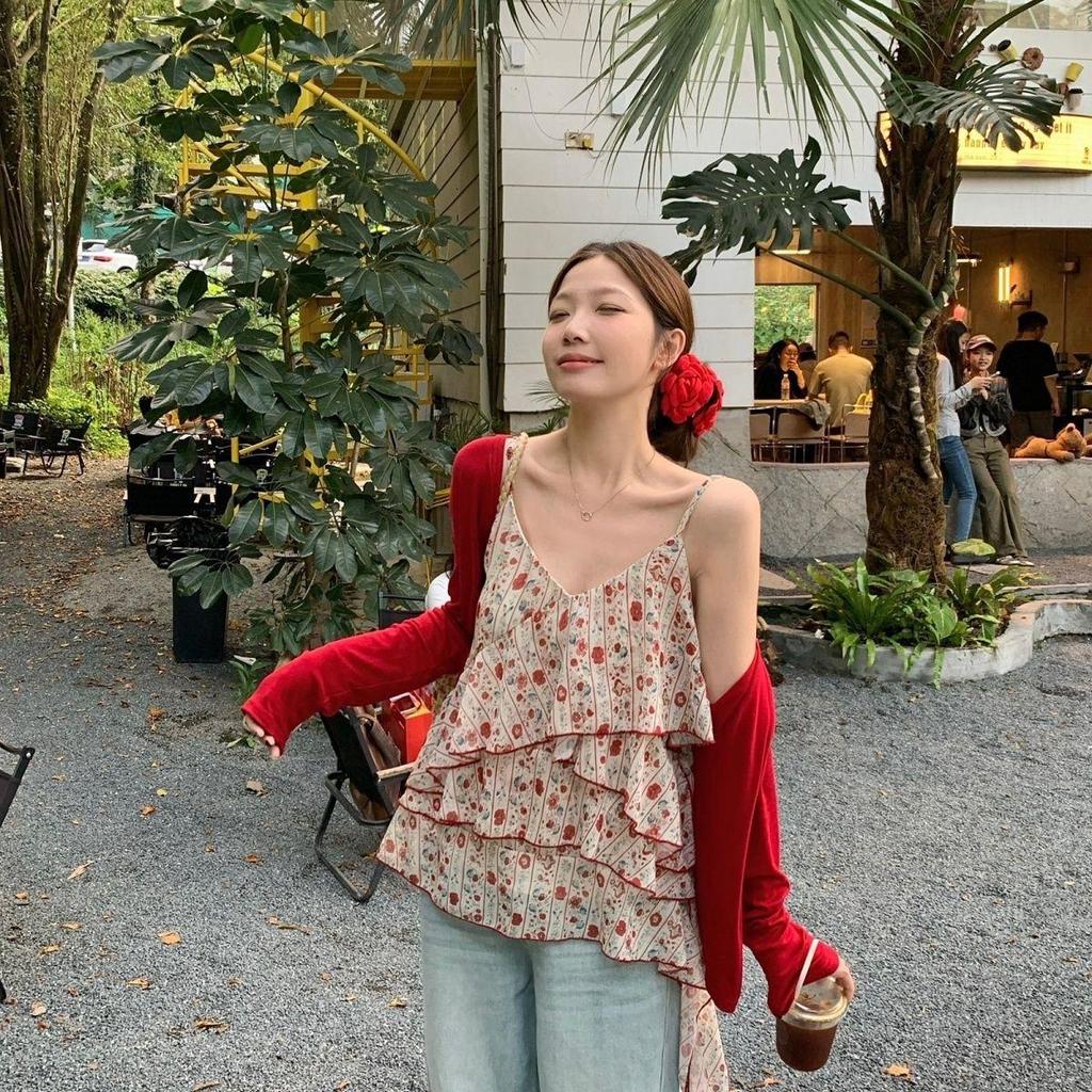 [Khuyến mãi trong thời gian có hạn] Áo không tay voan có dây đeo ngoài + Bộ đồ Cardigan màu đỏ phong cách mới Hợp thời trang