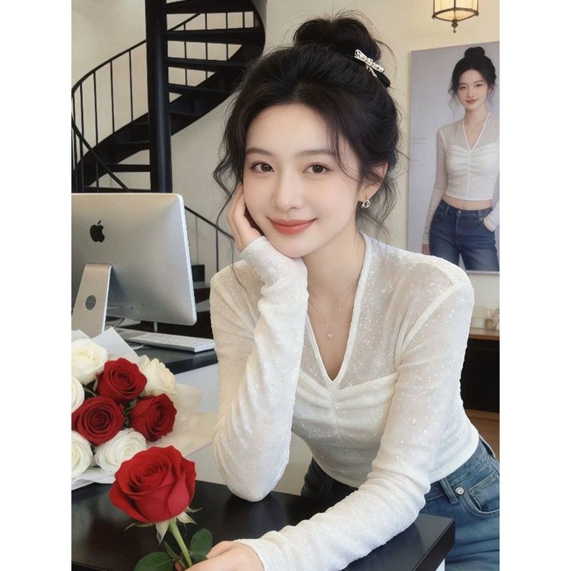 Áo thun dài tay phong cách Pháp, cổ V thanh lịch, form slim fit, phù hợp mùa xuân dành cho nữ.