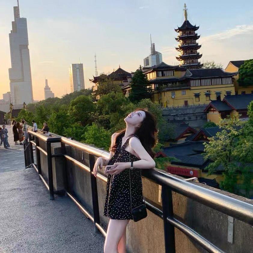 [Giảm giá trong thời gian có hạn] Pure Desire Hot Girl Style Chấm bi Thiết kế dây buộc Áo yếm nữ Mùa hè Phong cách mới Siêu cổ tích Mặc bên ngoài Áo đẹp