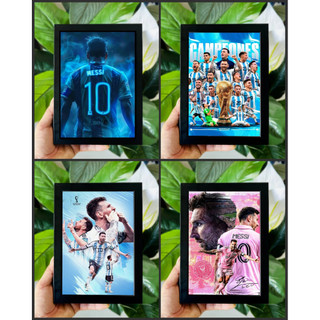 Tranh Poster Để Bàn Cầu Thủ Bóng Đá Lionel Messi (M10) tráng gương đóng khung