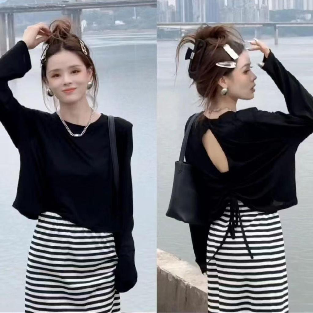 Áo thun dài tay hai mảnh và váy sọc trắng đen cho nữ, phong cách đơn giản