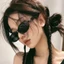 Kính râm gọng kim loại thời trang với thiết kế hình ngôi sao, thanh lịch và sành điệu, phù hợp với mọi khuôn mặt.