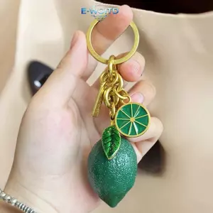 E-WOITD 2025 Mới Gilt Lemon Móc Khóa Túi Mặt Dây Chuyền Móc Khóa Thời Trang Cá Tính Túi Mặt Dây Chuyền Móc Khóa Phụ Kiện Túi Dây Xích E-WOITD