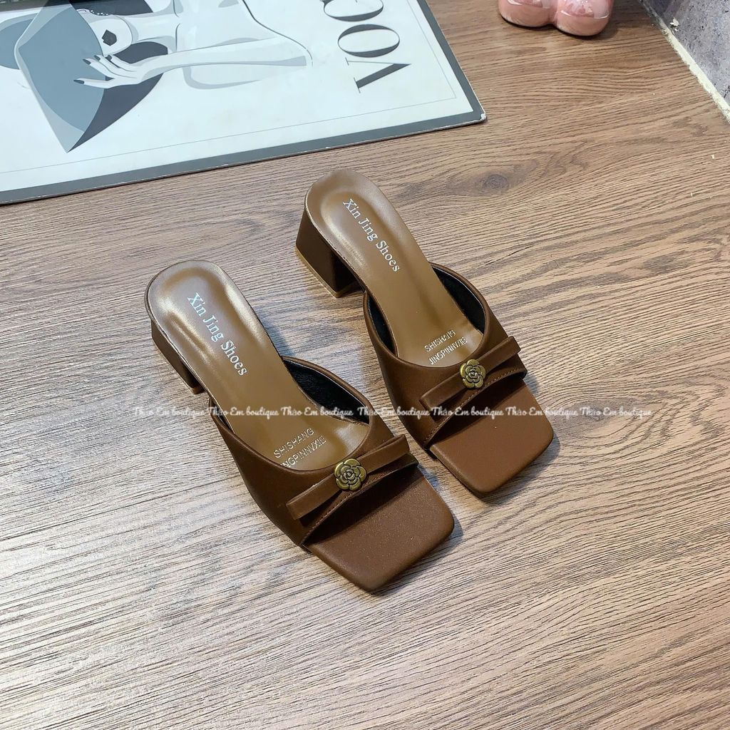 [Thảo Em- DC02] Dép cao gót hở mũi 5p mũi vuông lụa satin phối hoa trà cao cấp, sang chảnh