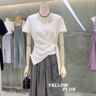 Áo thun ngắn tay mùa hè dành cho nữ Phong cách mới Hot Girl Cổ chữ V có dây buộc Top Slimer Look