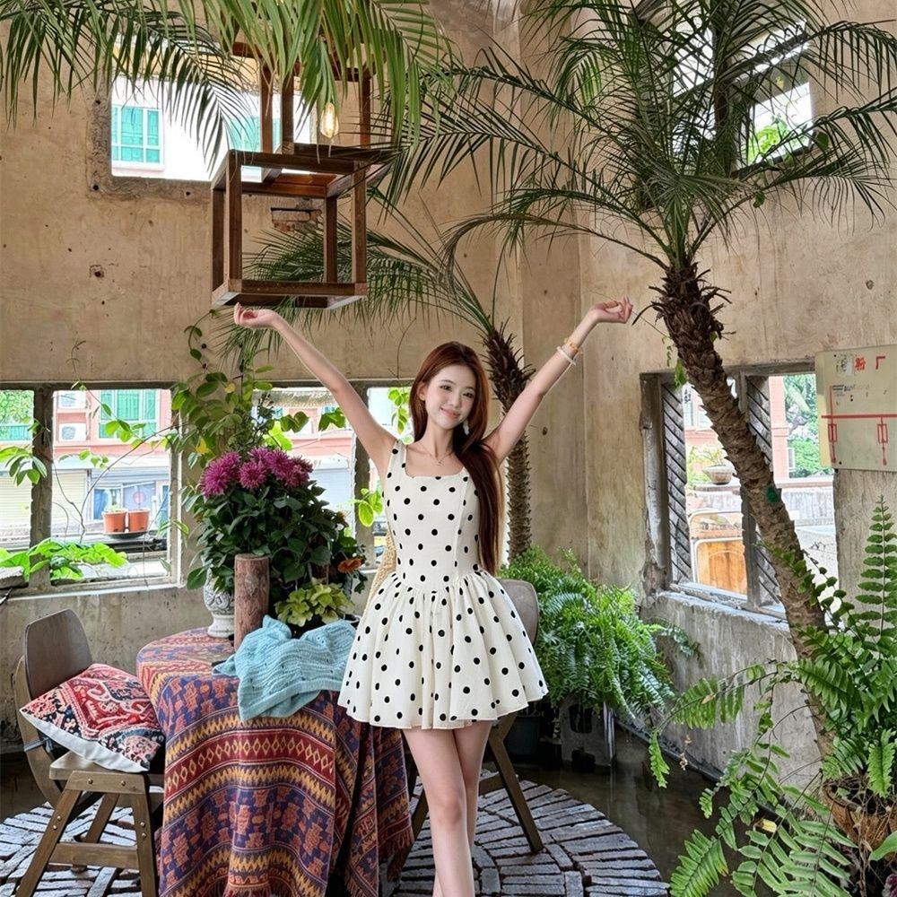 [Giảm giá 50%] Đầm đeo chấm bi màu trắng ngọt ngào phong cách mới dành cho nữ mùa hè Váy công chúa nhẹ nhàng Tính khí Váy ngắn chữ a eo hẹp