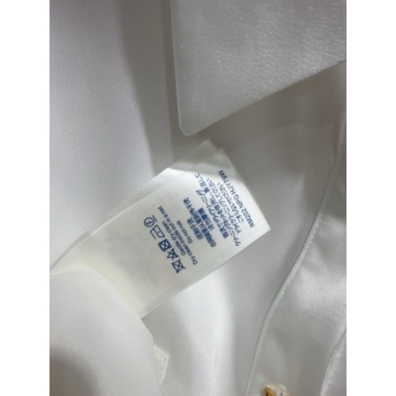 Váy nữ mới có ve áo, nút nghỉ giữa ngày và Tencel không đều